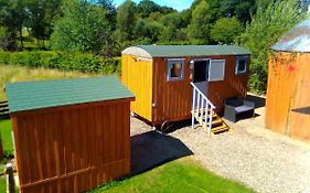 Waterloo Farm Shepherds Hut Glamping With Sun Lounge